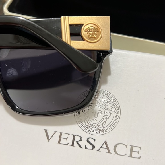 Versace sunglasses black with gold on side - Picture 3 of 5